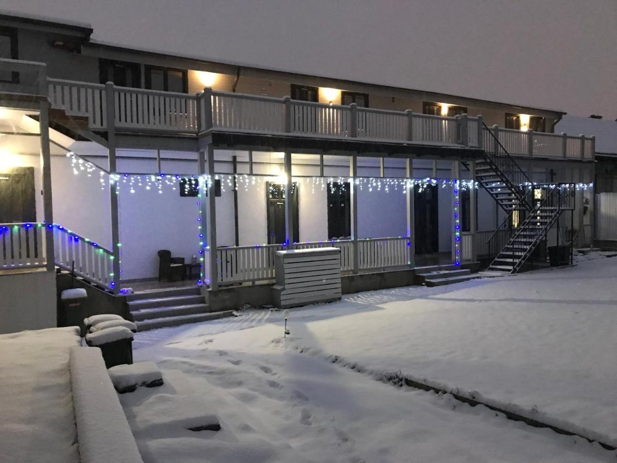 Appartamento Garsoniera Delia Braşov Esterno foto